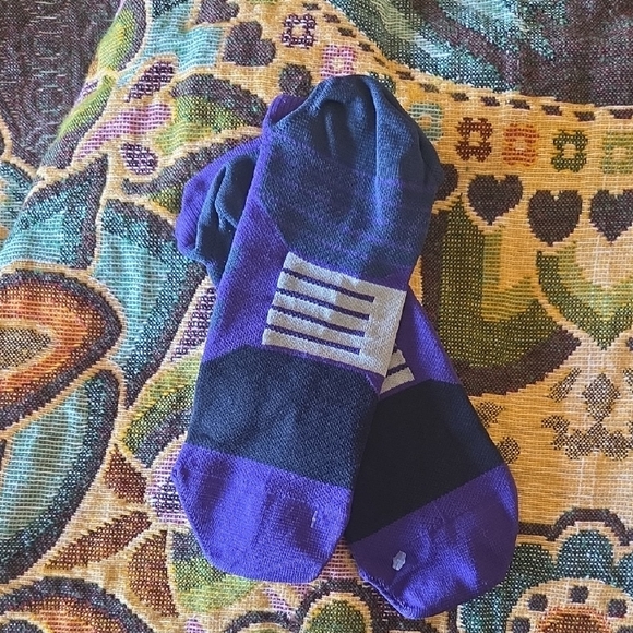 Purple Geometric Pattern Socks - Picture 5 of 7